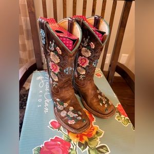 Macie Bean Girls Honey Bunch Boots Size 13